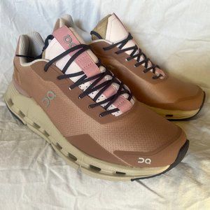 On Cloudnova Running shoes, womens size 8